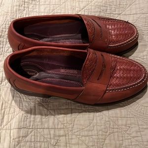 Mens Rockport Leather brown loafer! Size 10M. Only worn a couple